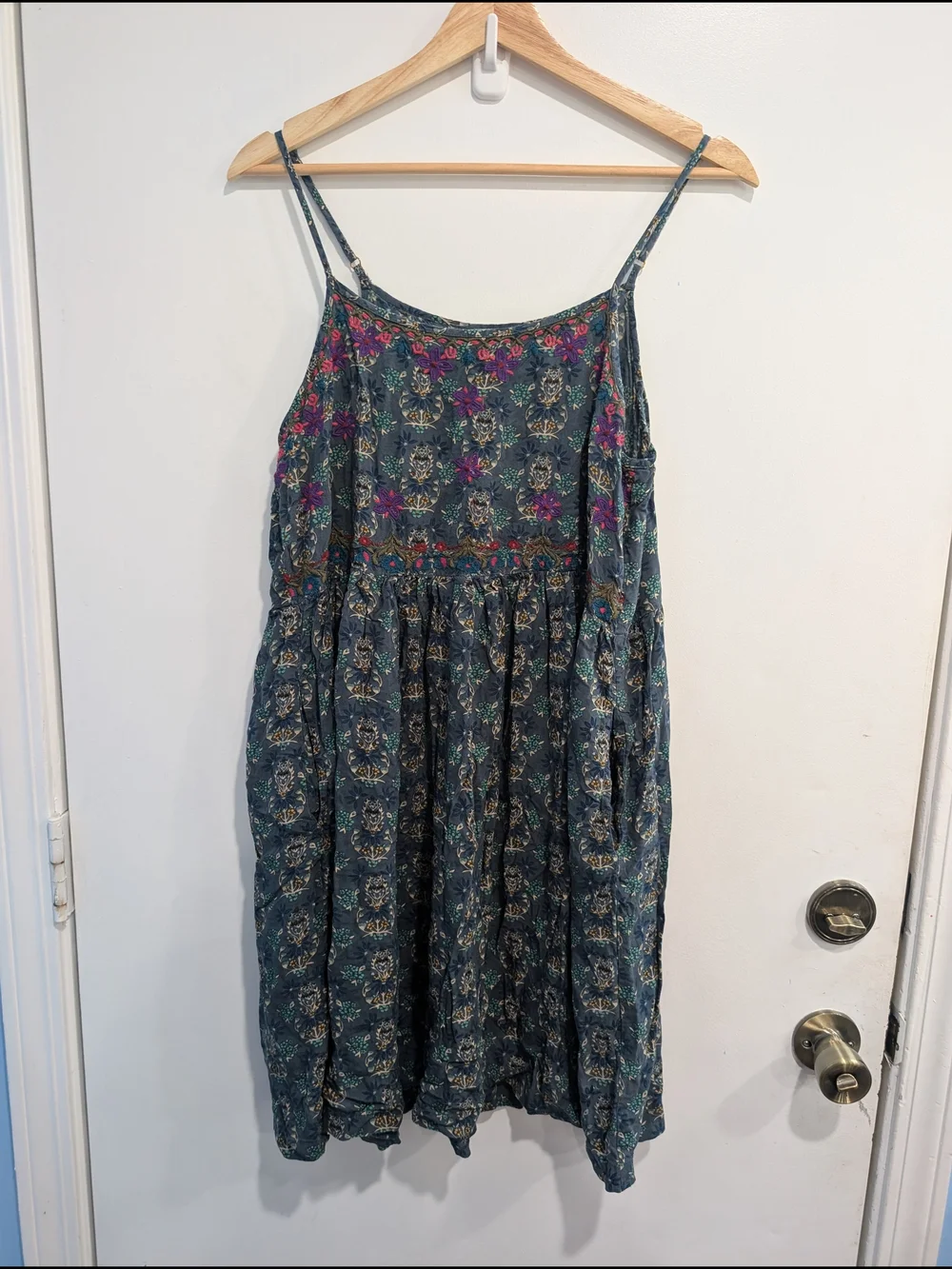 NATURAL LIFE Sara Embroidered Dress Dark Teal Medallion Size Medium Pockets - Picture 5 of 8